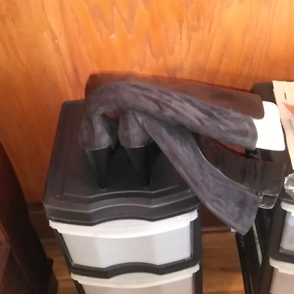 Women Boots - Picture 5 of 10